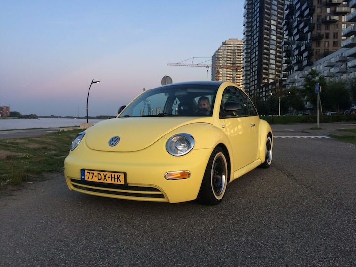 Volkswagen New Beetle 2.0 Highline (2000) review AutoWeek.nl