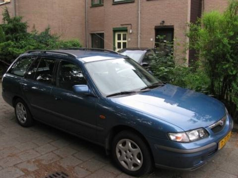 Mazda 626 Wagon 2.0i GLX (1998)