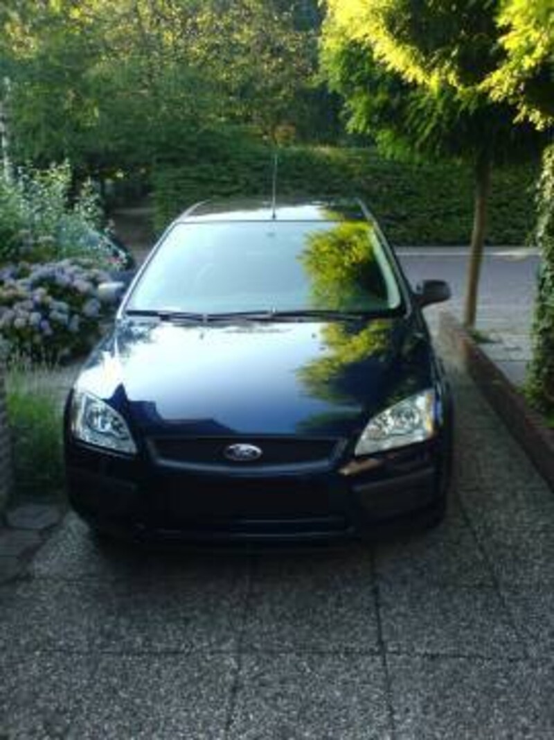 Ford Focus Wagon 1.6 16V Trend (2005)