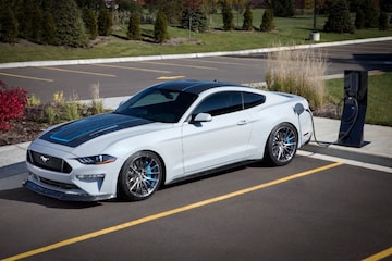 Ford voorziet Mustang van elektrokracht én handbak