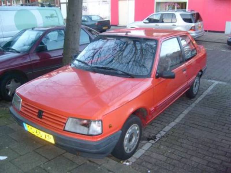 Peugeot 309 XE 1.3 (1988)