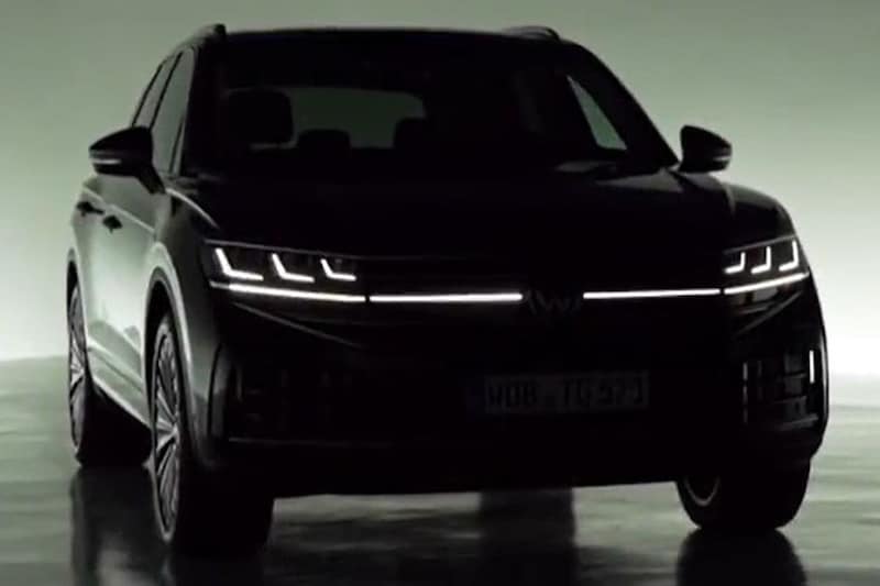 New Volkswagen Touareg almost completely visible