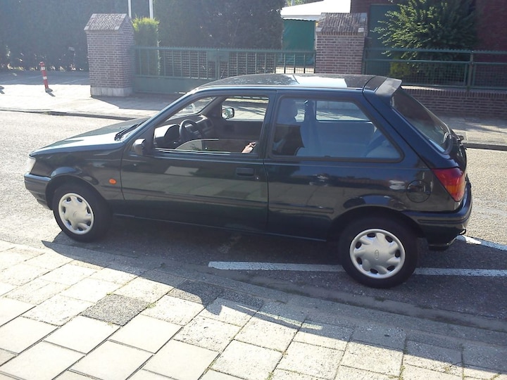 Ford Fiesta (1996) review AutoWeek.nl