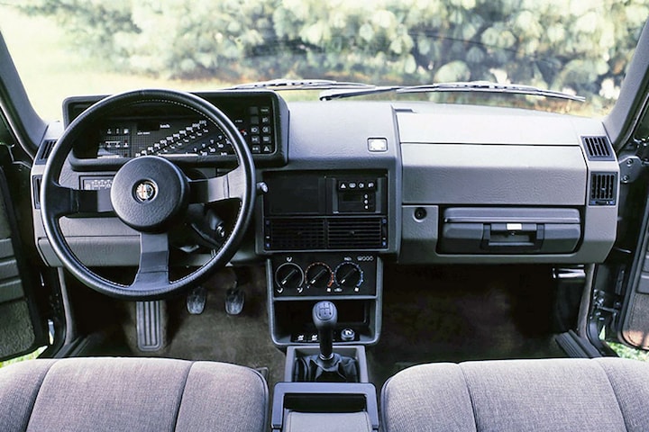 De Alfa Romeo 90 had een draagbaar dashboardkastje
