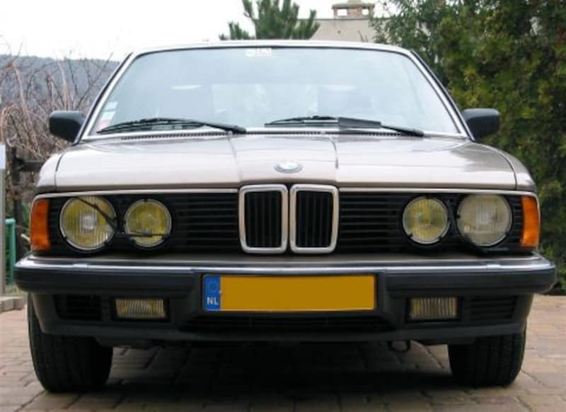 BMW 745i (1984)