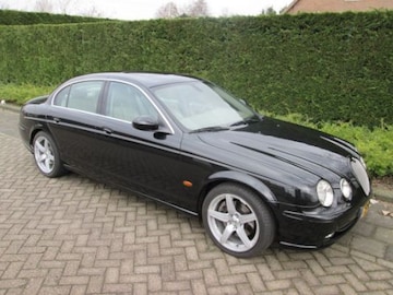 Jaguar S-Type 4.2 V8 Executive (2002)