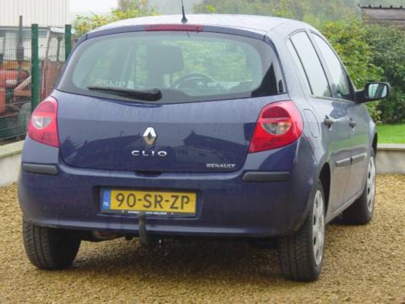 Renault Clio 1.4 16V Authentique (2006)