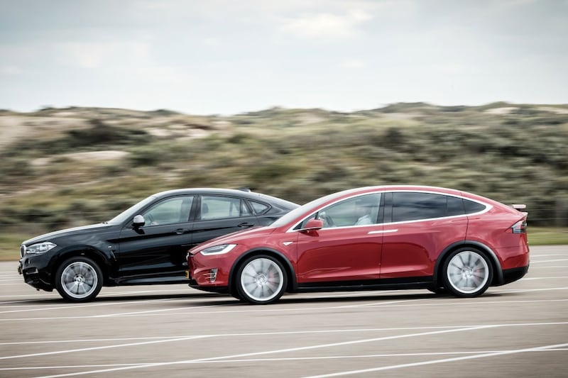 Tesla Model X vs. BMW X6