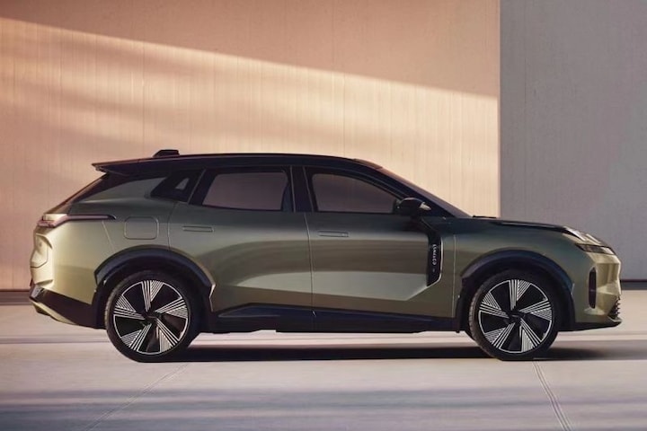 Lynk & Co 08: side view SUV destined for Europe