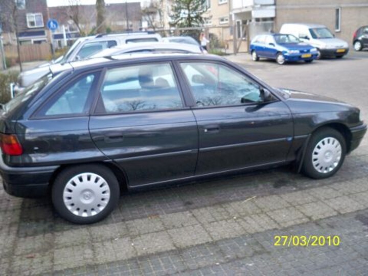 Opel Astra 1.6i Season (1996)