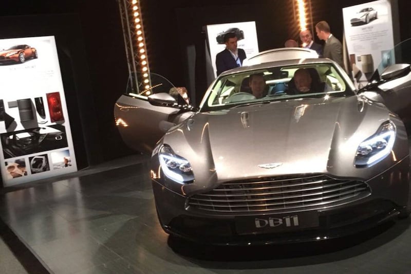 Aston Martin DB11 toont front