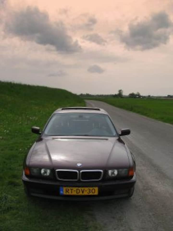 BMW 740i Executive (1997)