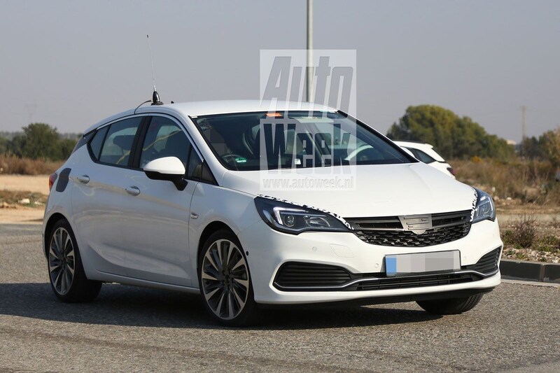 Gespierde Opel Astra voor het eerst in beeld