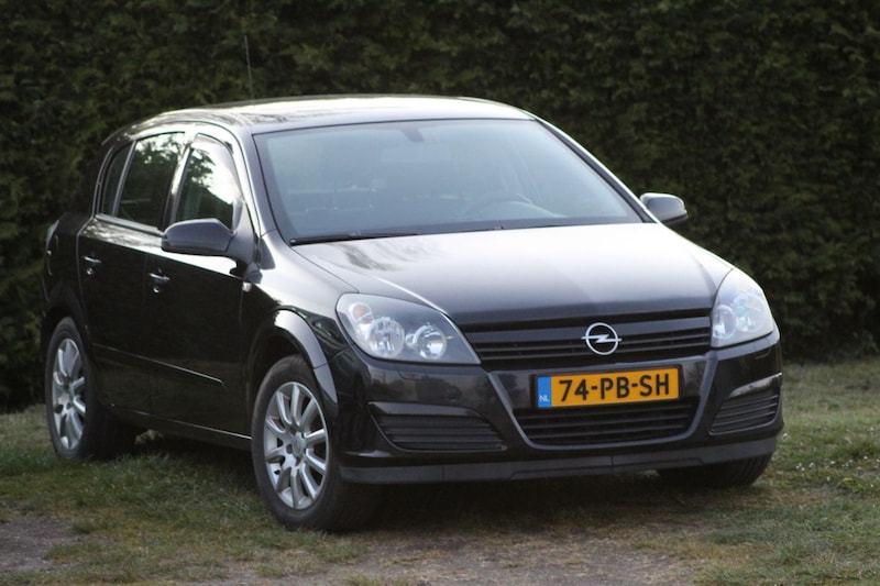 Opel Astra 1.8 Enjoy (2004)