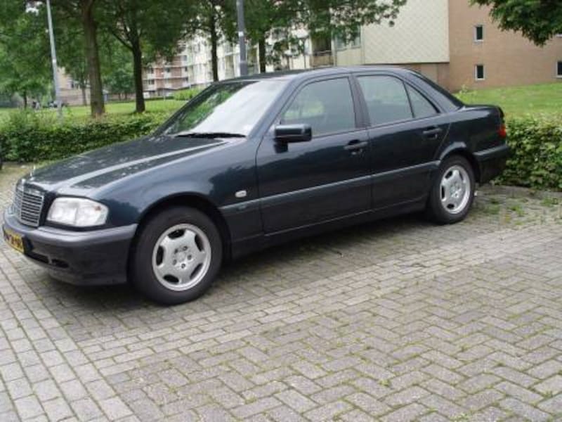 Mercedes-Benz C 180 Classic (1998)