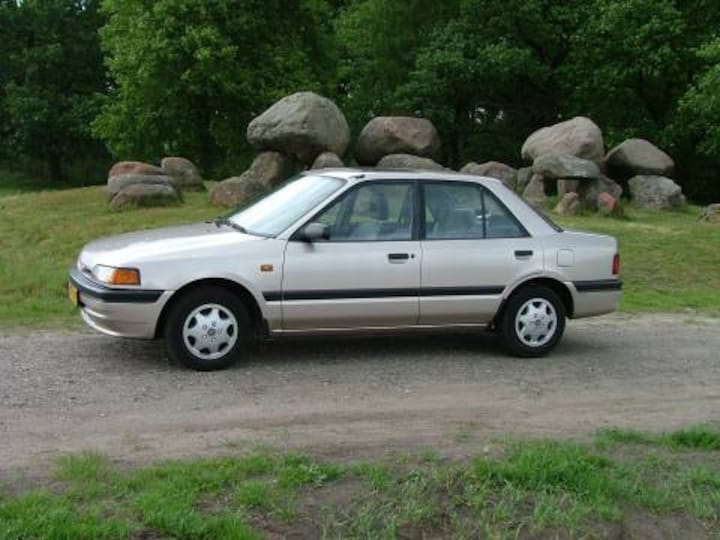 Mazda 323 1.3i GLX (1991)