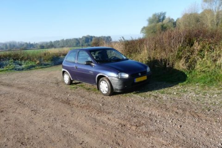 Opel Corsa 1.4i Joy (1995)