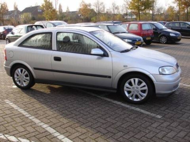 Opel Astra 1.6i-16V Sport (1999)