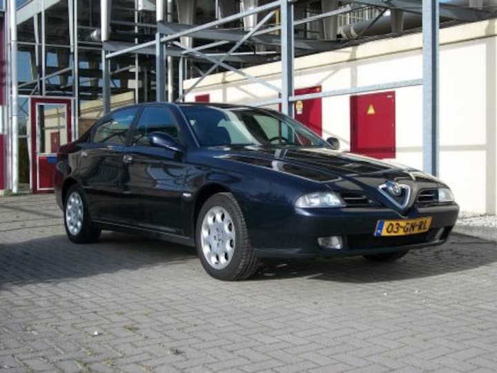 Alfa Romeo 166 2.4 JTD L (2001)