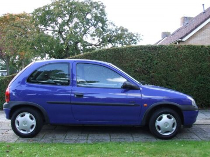 Opel Corsa 1.4i Swing (1997)