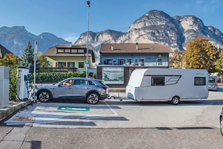 Audi E-tron EV trekgewicht caravan aanhanger