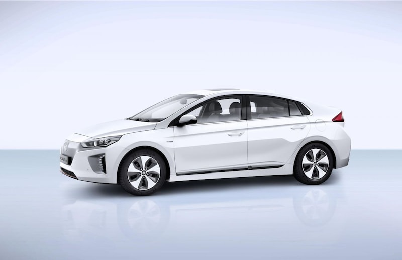Hyundai Ioniq Hybrid First Edition (2016)