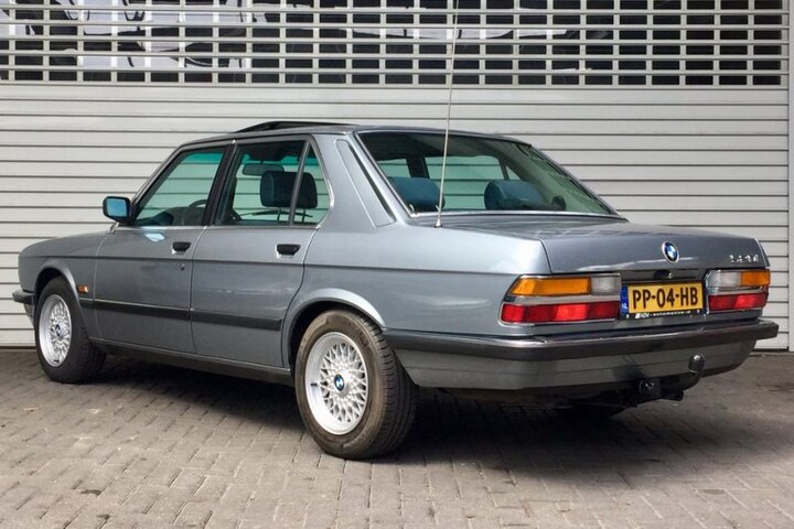  BMW 520 (1986) - Se busca entusiasta - AutoWeek