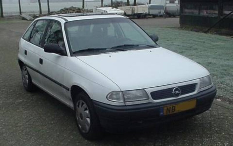 Opel Astra 1.6i GLS (1995)