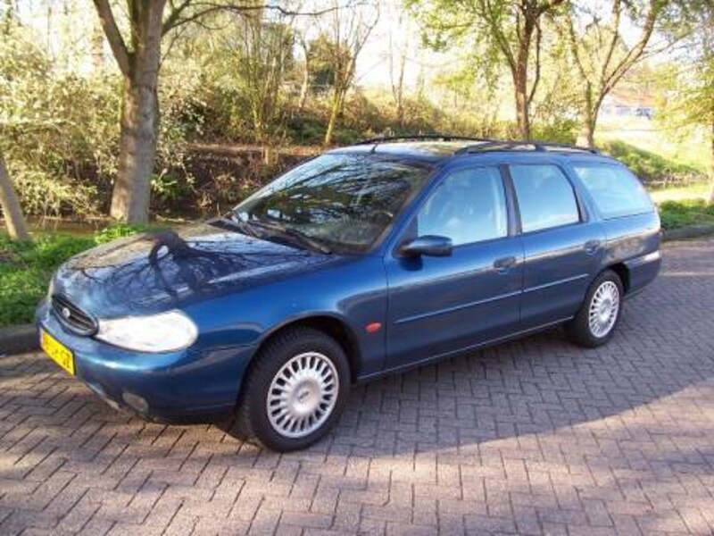 Ford Mondeo Wagon 1.8 TD Business Edition (1999)