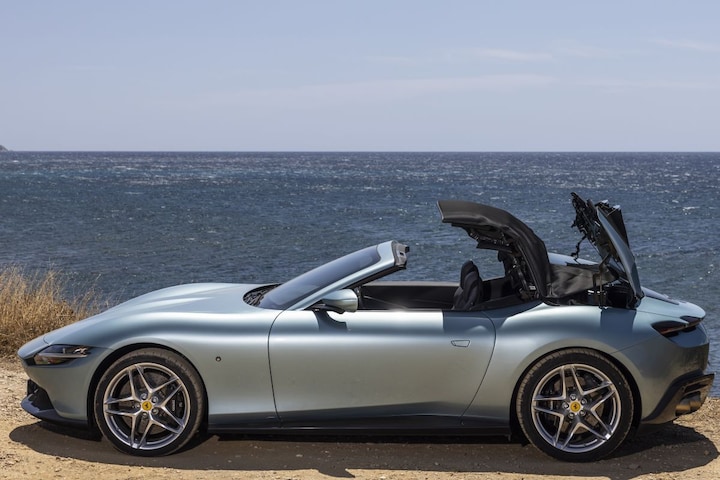 Review Ferrari Roma Spider – open, classic looks and drive, it doesn’t get any better!