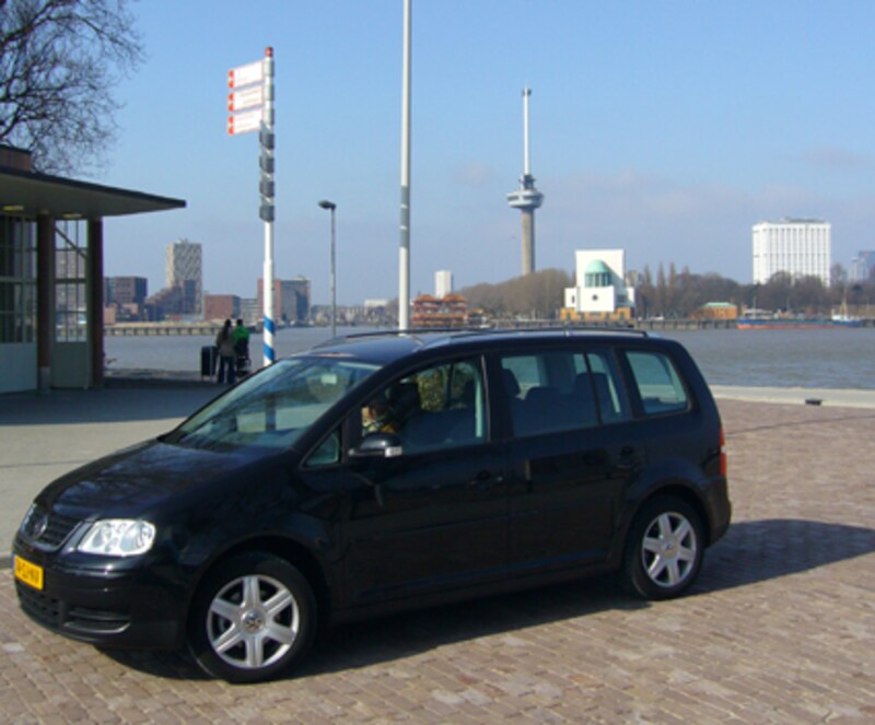 Volkswagen Touran 2.0 16V FSI Trendline (2006)
