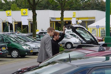 Nederlanders doen eigen auto echt niet allemaal weg - Weblog