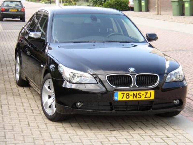 BMW 520i Executive (2004)