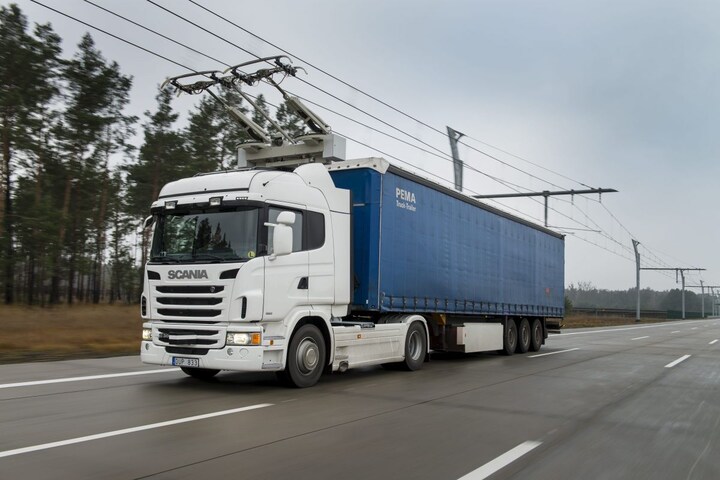 Scania test met 'elektrische snelweg' 