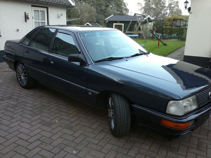Audi 100 2.3 E (1988)