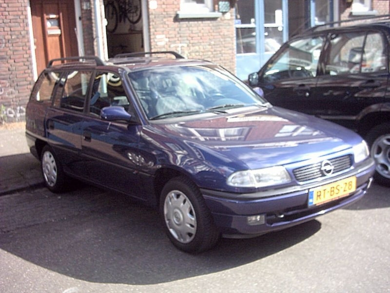 Opel Astra Stationwagon 1.6i Fresh (1997)