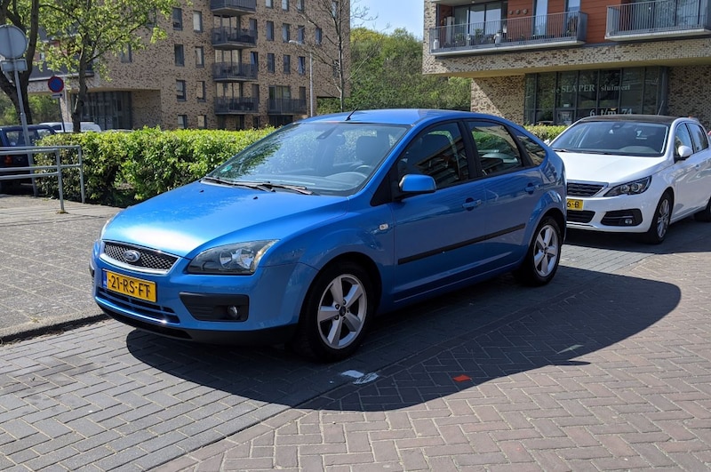 Ford Focus 1.6 16V First Edition (2005)