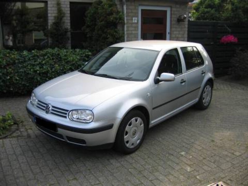 Volkswagen Golf 1.6 16V Trendline (2001)