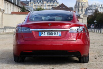 Tesla schrapt 75-versies van Model S en Model X