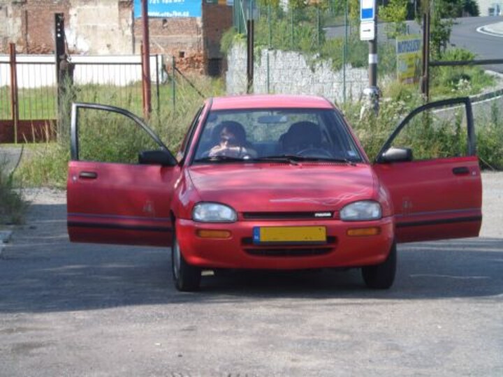 Mazda 121 1.3i GLX (1991)