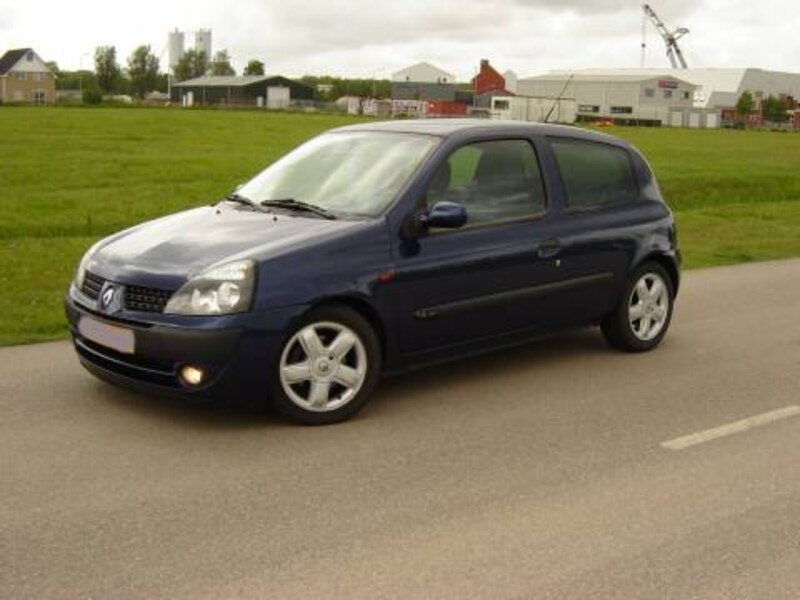 Renault Clio 1.4 16V Dynamique (2001)