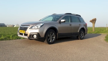 Subaru Outback 2.5i Luxury (2013)