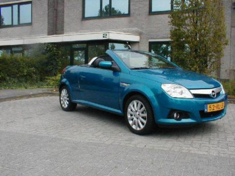 Opel Tigra TwinTop 1.4 Cosmo (2005)