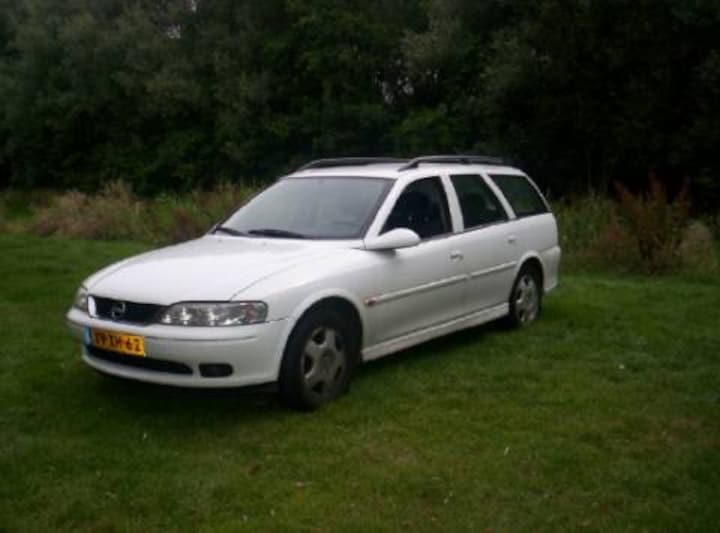 Opel Vectra Stationwagon 1.8i-16V Business Edition (1999)