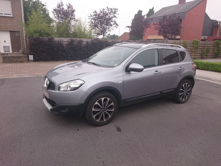Nissan Qashqai 1.6 Connect Edition (2010) 2 review