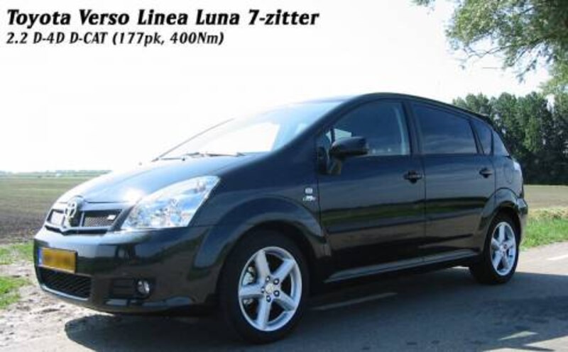 Toyota Corolla Verso 2.2 D-4D D-CAT Linea Luna (2006)
