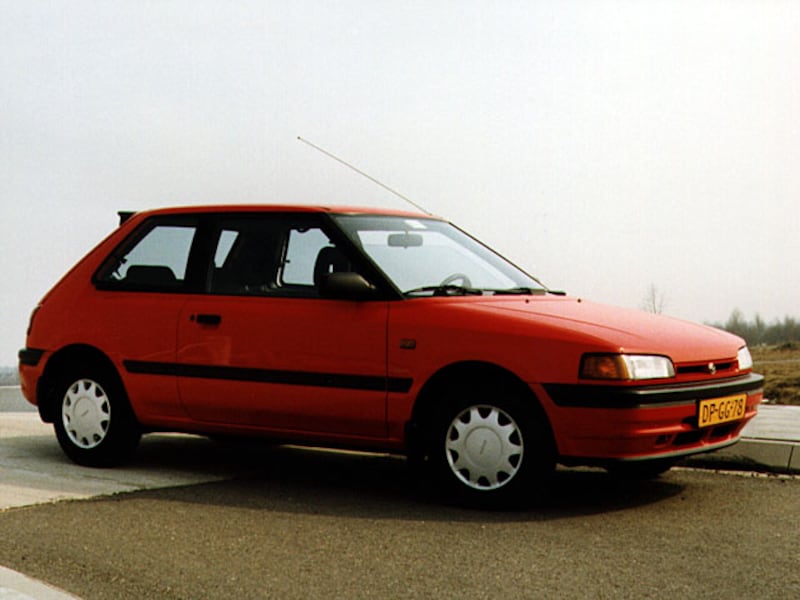 Mazda 323 1.3i Millionaire (1995)