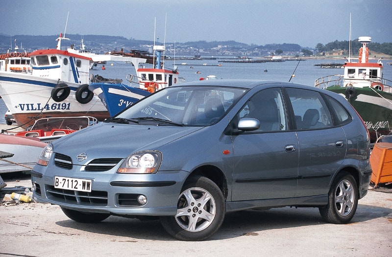 Nissan Almera Tino 1.8 Ambience (2001)