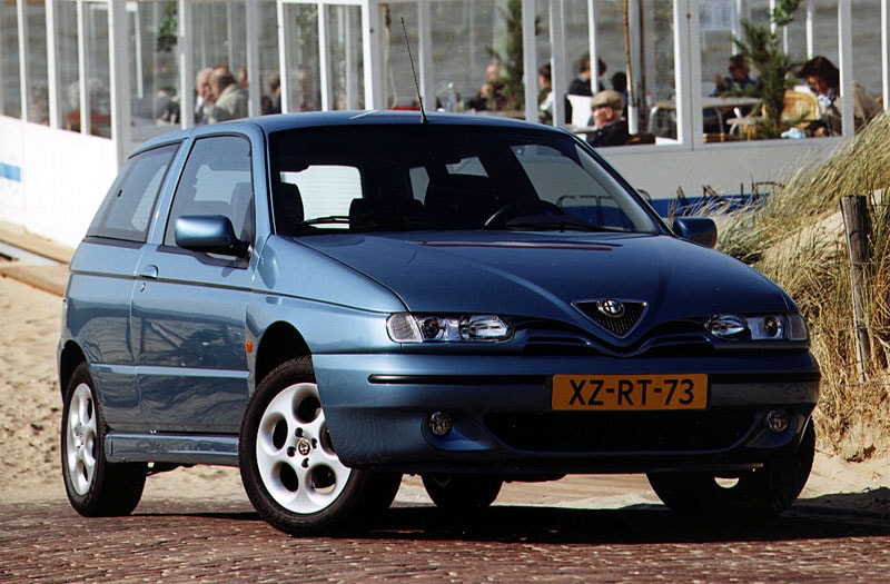 Alfa Romeo 145 1.4 Twin Spark 16V (2000)