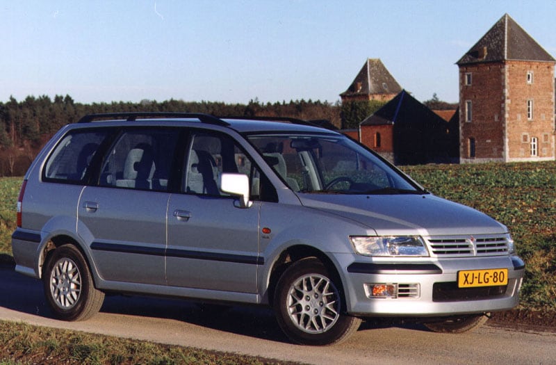 Mitsubishi Space Wagon 2.4 GLXi (2001)